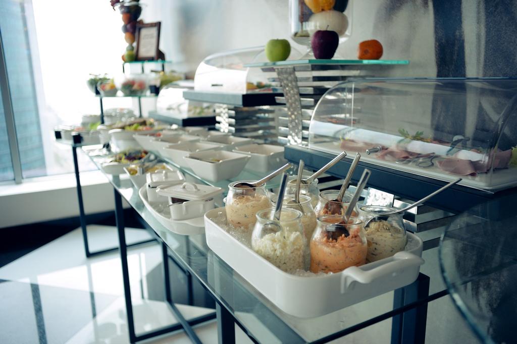 The Domain Bahrain Hotel And Spa - Adults Friendly 16 Years Plus Μανάμα Εξωτερικό φωτογραφία A buffet at a hotel