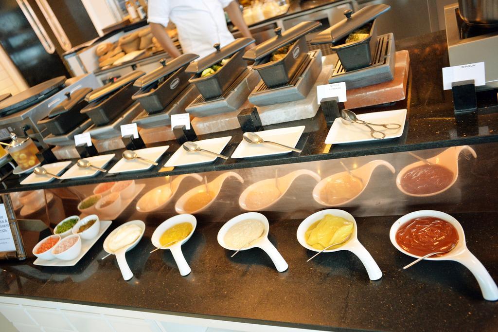 The Domain Bahrain Hotel And Spa - Adults Friendly 16 Years Plus Μανάμα Εξωτερικό φωτογραφία A selection of sauces